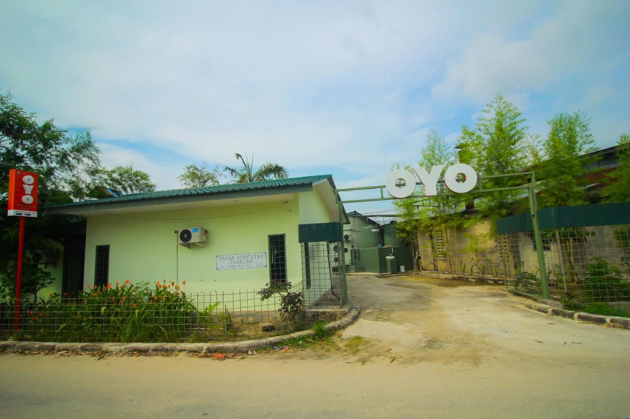 Oyo 1596 Taman Homestay Syariah Dumai Exteriör bild